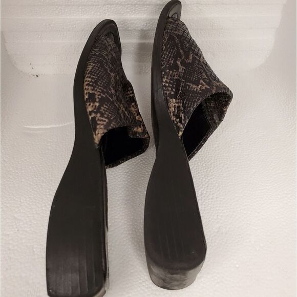 Vintage Madeline snake print lass slip on sandals - Picture 7 of 13